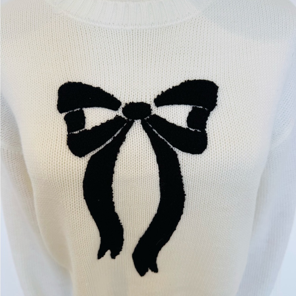 Elegant White Sweater with Black Bow - Picture 3 of 5
